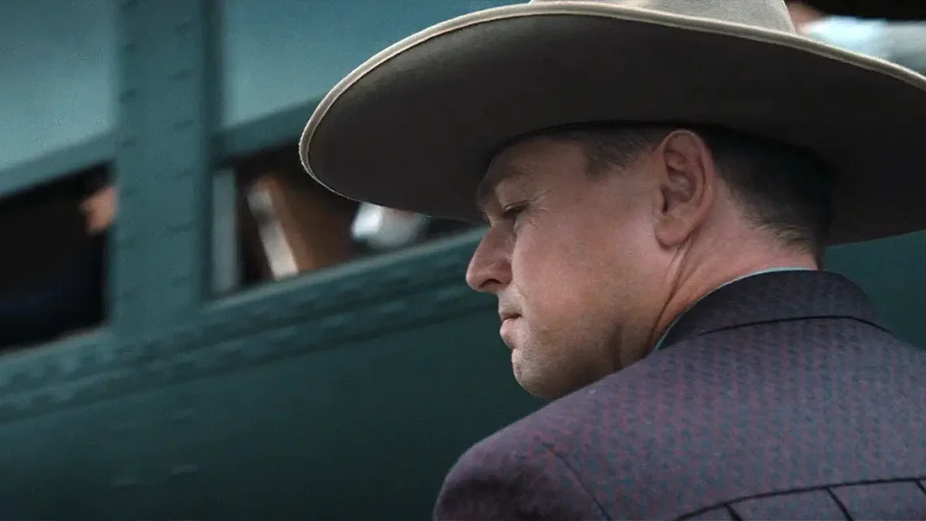 critica los asesinos de la luna