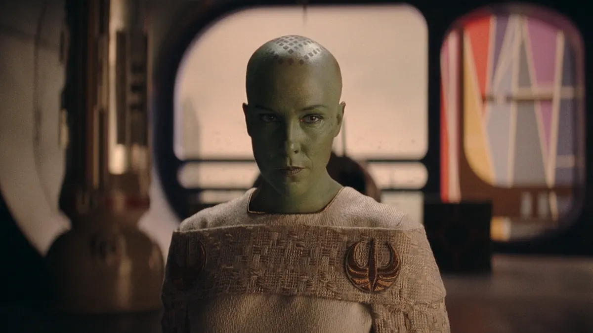 the acolyte vernestra rwoh