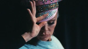 critica the last showgirl