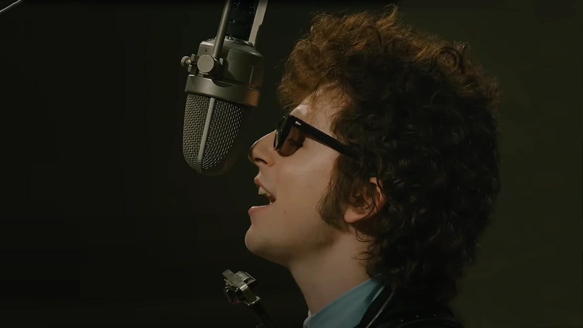 un completo desconocido reseña