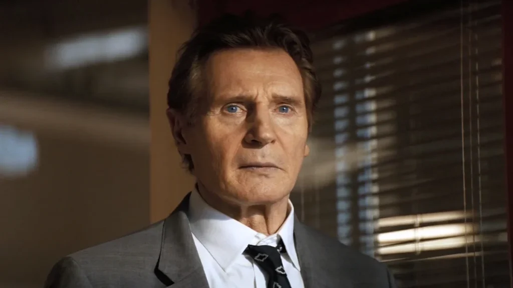 critica y donde esta el policia 2025