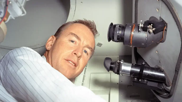 odyssey documental jim lovell