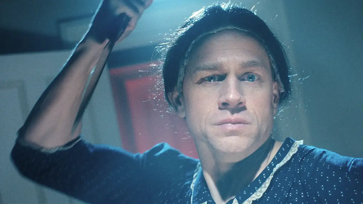 monstruo escena ducha