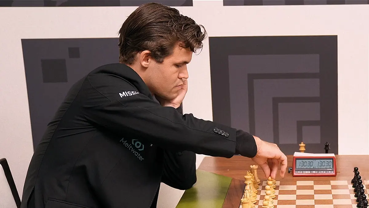 al descubierto jaque al rey