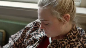 margo tiene problemas de dinero diferencias